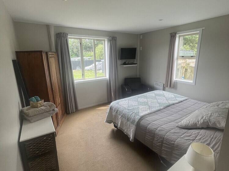 Springfield Motel And Lodge