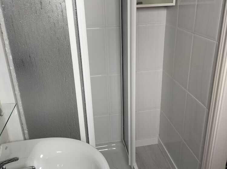 تختخواب و صبحانه Todo Cambia