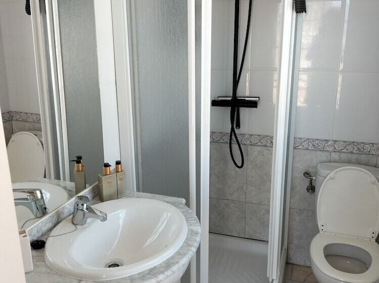 تختخواب و صبحانه Todo Cambia