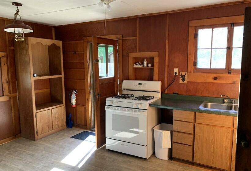 Gresham Shores   Smiling Moose #6