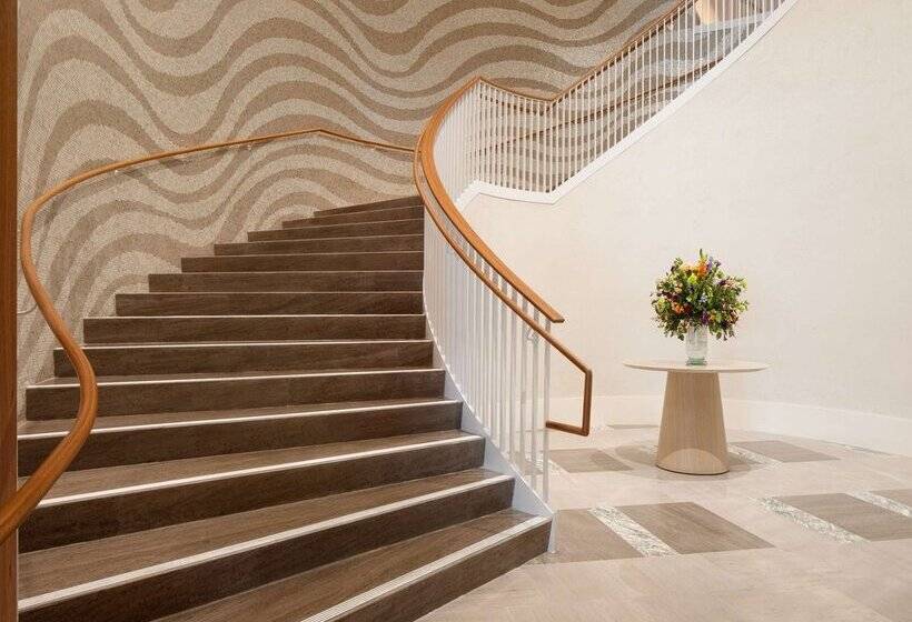 هتل Conrad Orlando