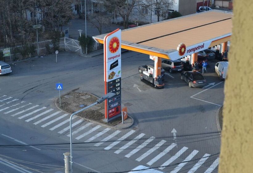 Отель Live Tulcea