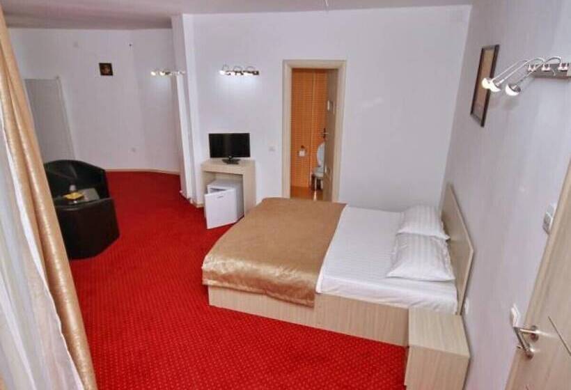 Отель Live Tulcea