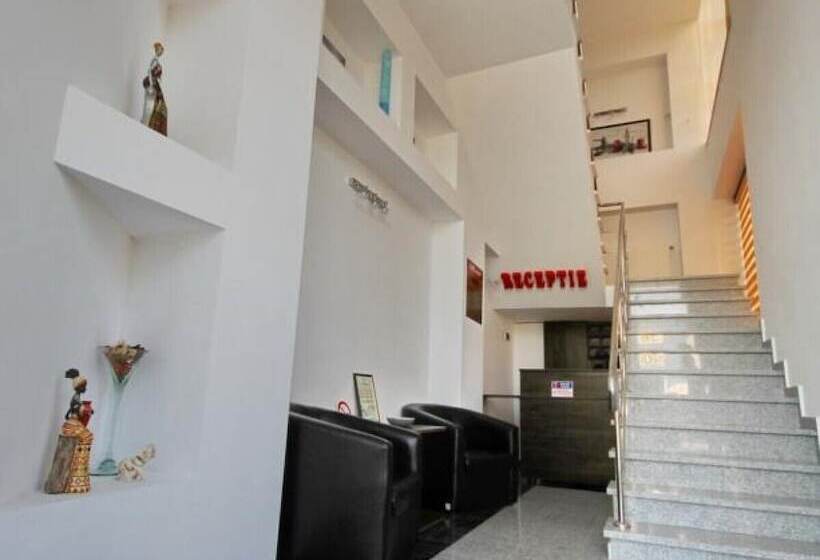 Отель Live Tulcea