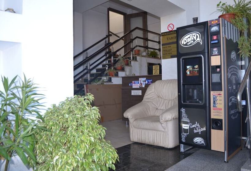 Отель Live Tulcea