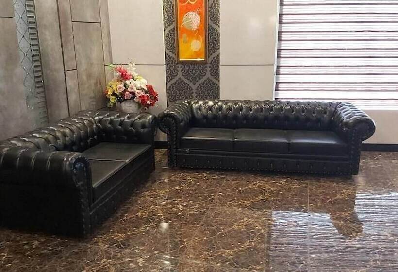 Royaute Luxury Hotel Sialkot