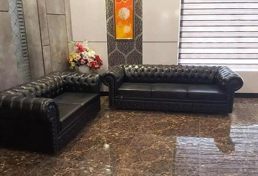 Royaute Luxury Hotel Sialkot