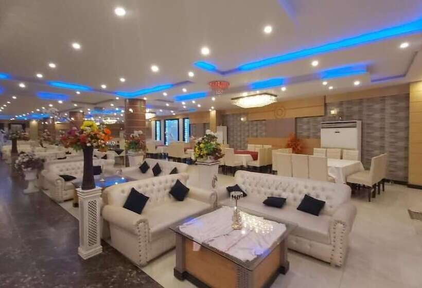 Royaute Luxury Hotel Sialkot