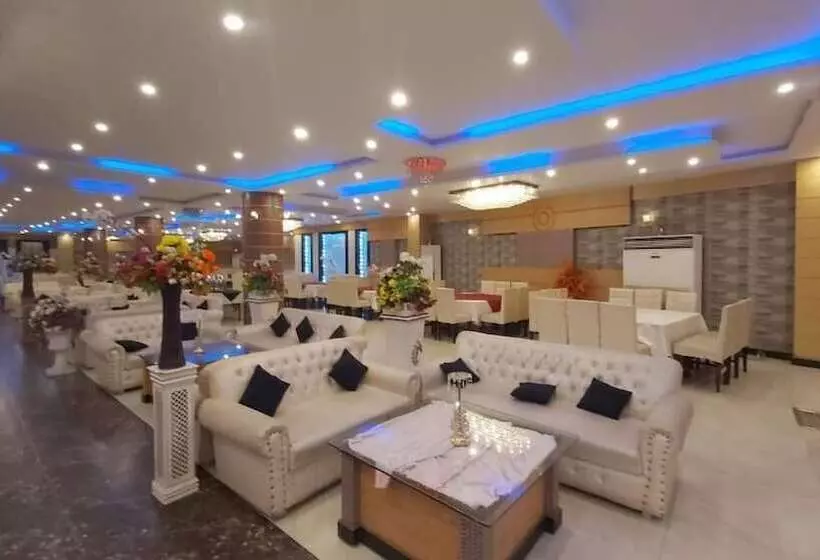 Royaute Luxury Hotel Sialkot