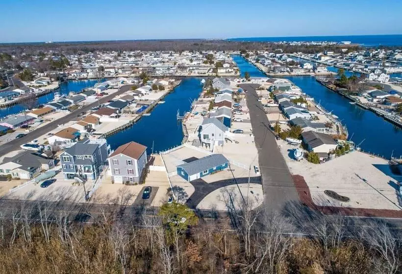 Maaseutuhotelli Waterfront Beach House