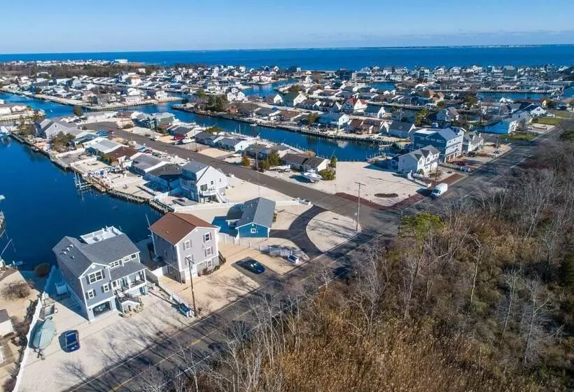 Maaseutuhotelli Waterfront Beach House