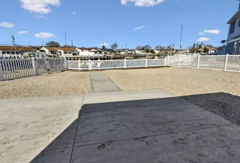 Maaseutuhotelli Waterfront Beach House