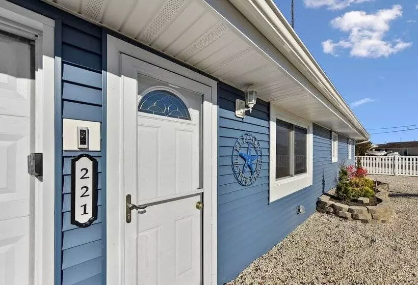 Maaseutuhotelli Waterfront Beach House