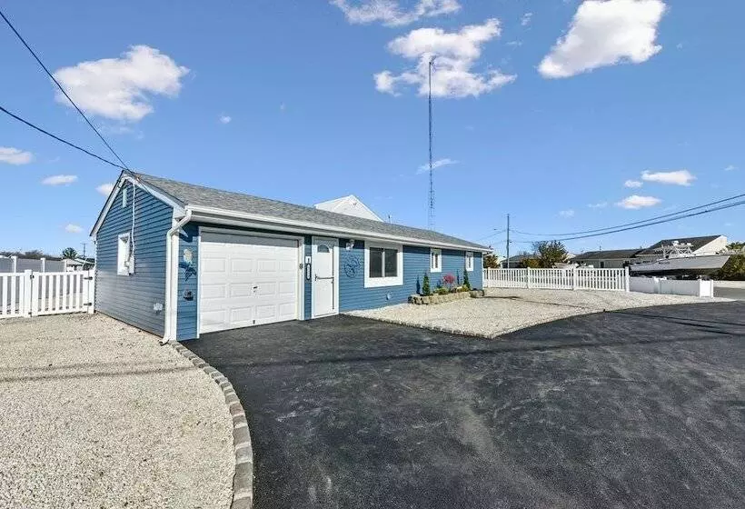 Maaseutuhotelli Waterfront Beach House