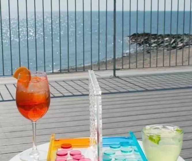 ホテル The Surfside