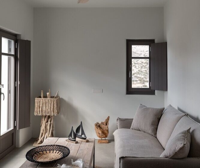 בית מלון כפרי Zetine Suites Sikinos