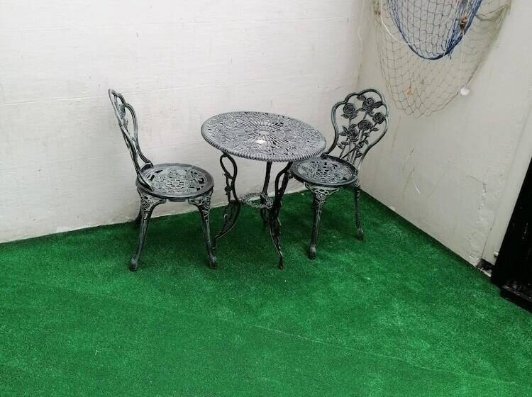 Large House Short Walk To Harbour