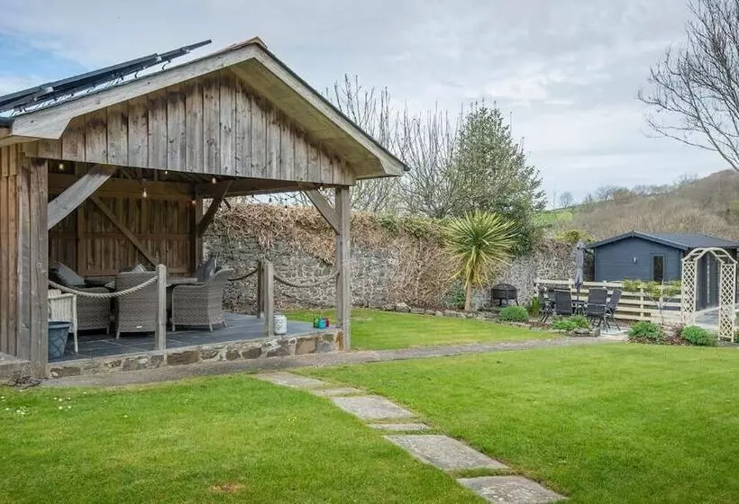 Majatalo Llys Aeron Guest House