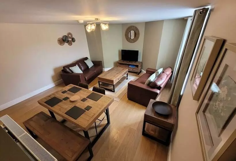 Majatalo Llys Aeron Guest House