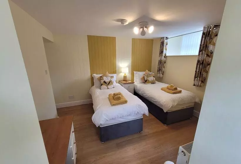 Majatalo Llys Aeron Guest House