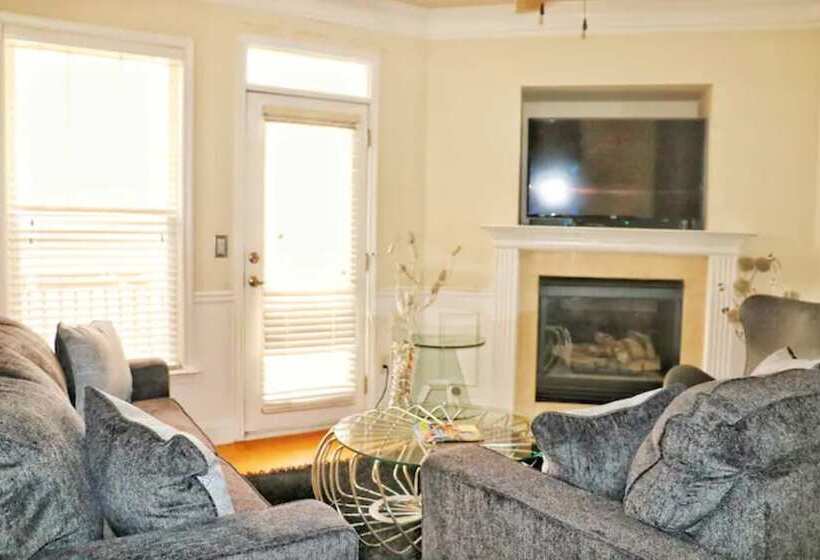 پانسیون Ravishing Downtown Home