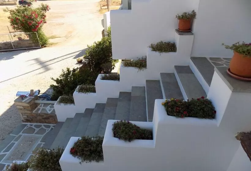 ペンション Studio Strouvalis