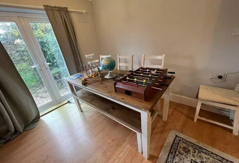 レジデンス Cosy 2 Bed House In Hucknall, Nottingham