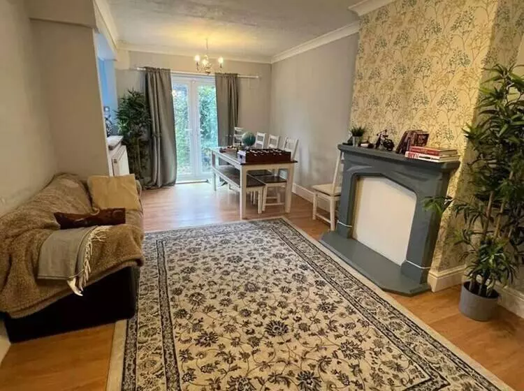 レジデンス Cosy 2 Bed House In Hucknall, Nottingham