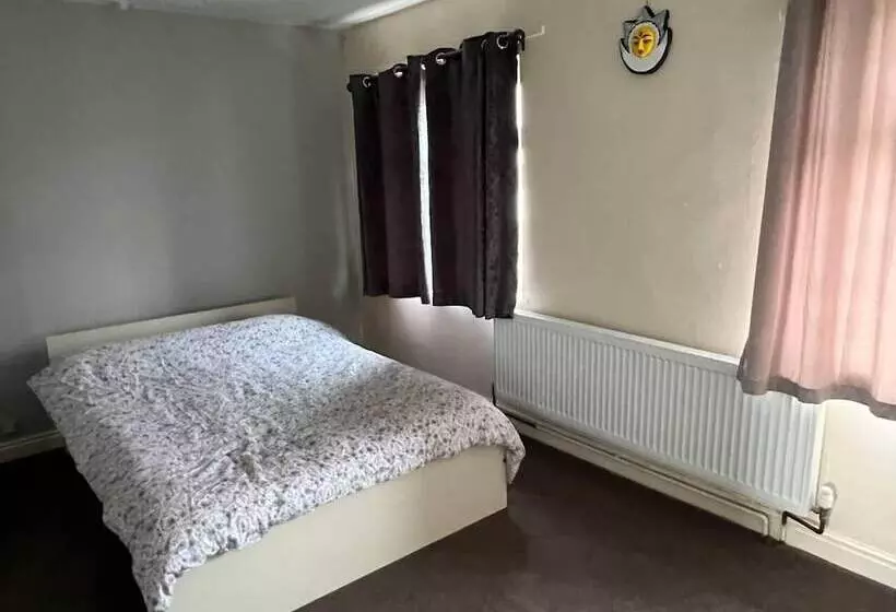 レジデンス Cosy 2 Bed House In Hucknall, Nottingham