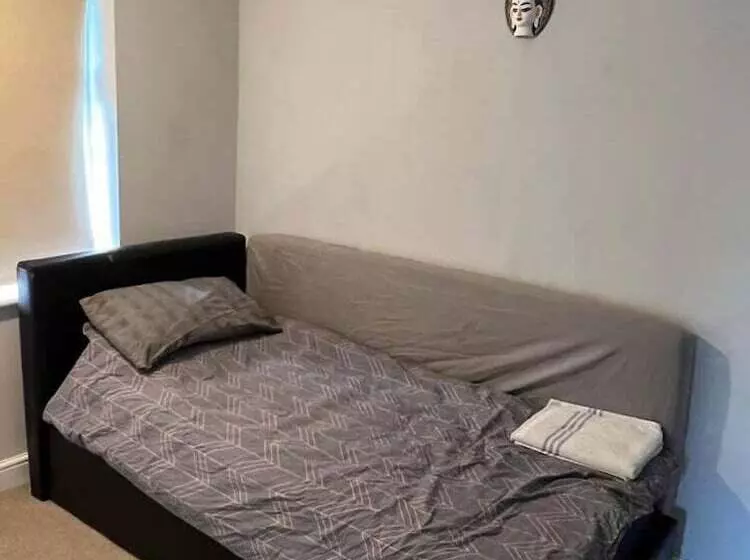 レジデンス Cosy 2 Bed House In Hucknall, Nottingham