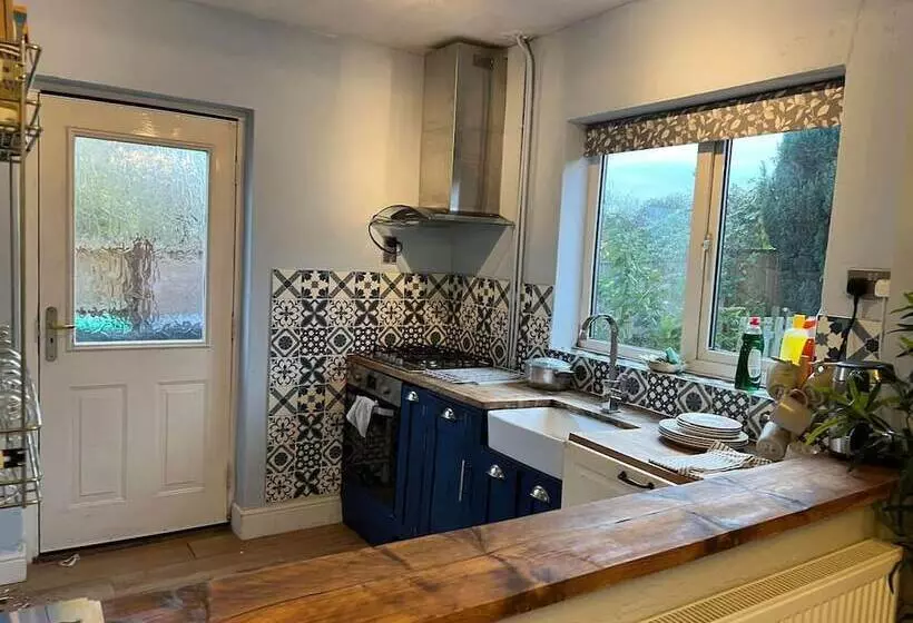 レジデンス Cosy 2 Bed House In Hucknall, Nottingham