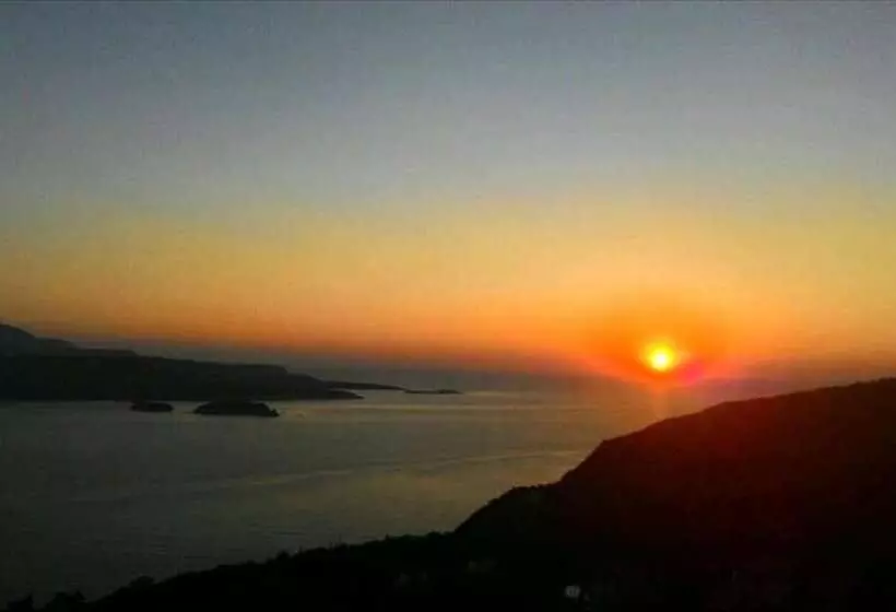 レジデンス Immaculate 3 Bed House In Chania