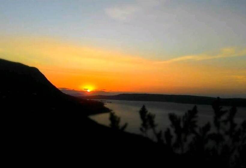 اقامتگاه Immaculate 3 Bed House In Chania