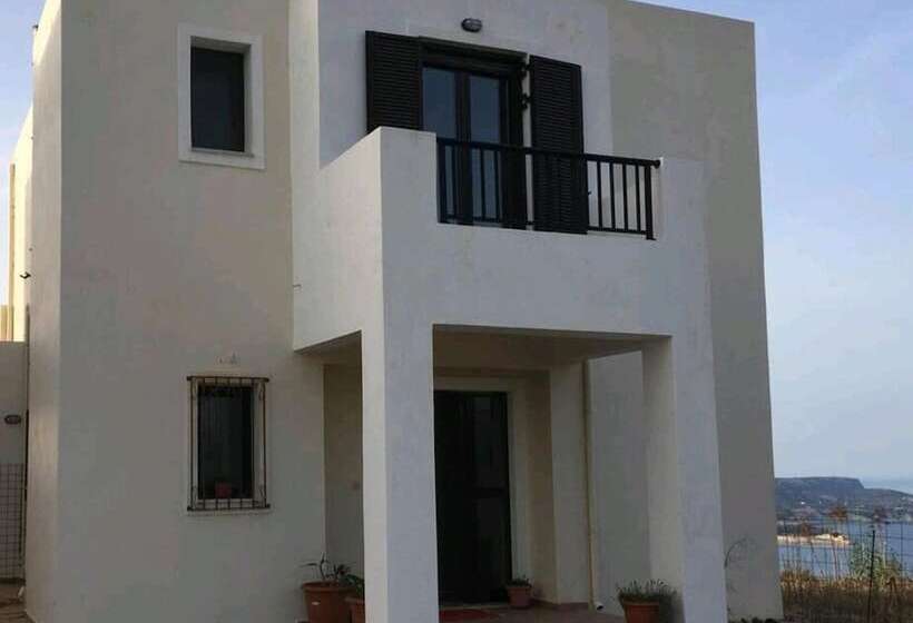 اقامتگاه Immaculate 3 Bed House In Chania