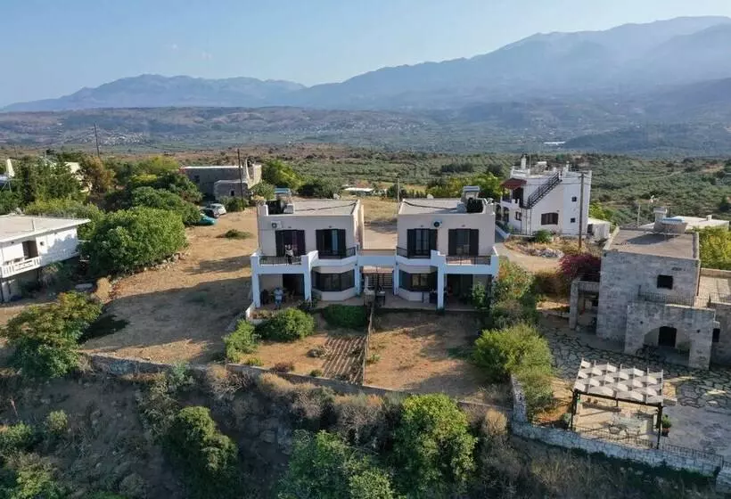 レジデンス Immaculate 3 Bed House In Chania