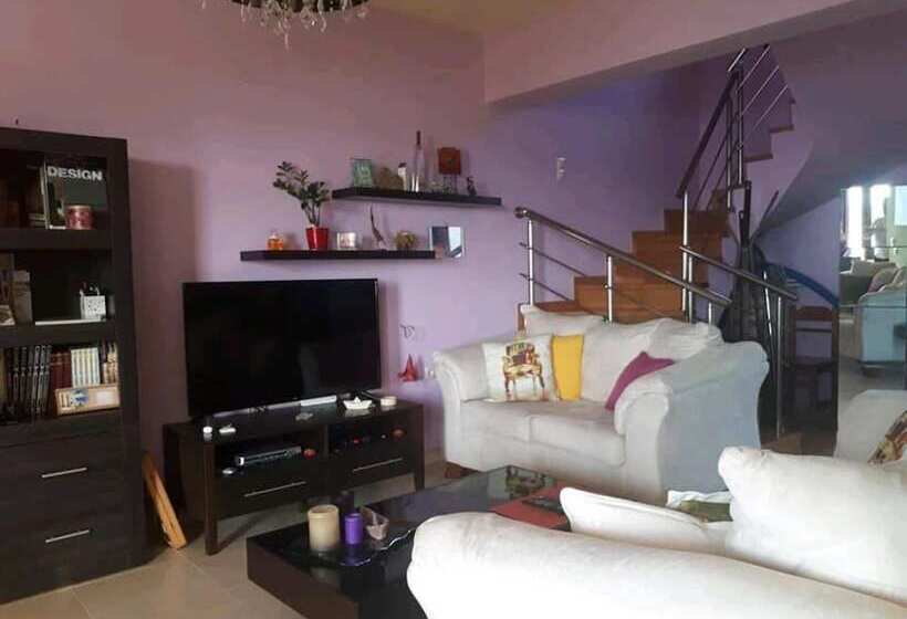 اقامتگاه Immaculate 3 Bed House In Chania