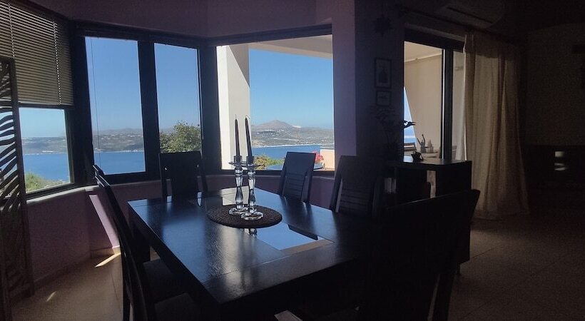 اقامتگاه Immaculate 3 Bed House In Chania