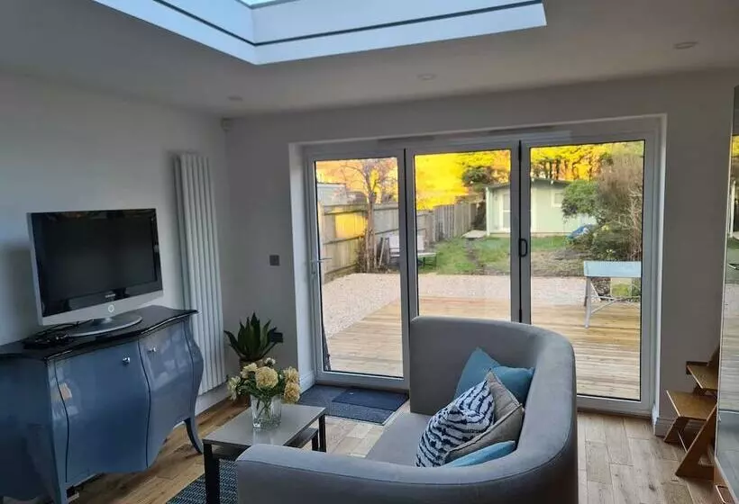 レジデンス Newly Refurbished 4 Bed House In Bournemouth