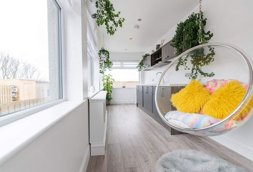 إقامة Stunningly Refurbished 1 Bed Home On The N/e Coast