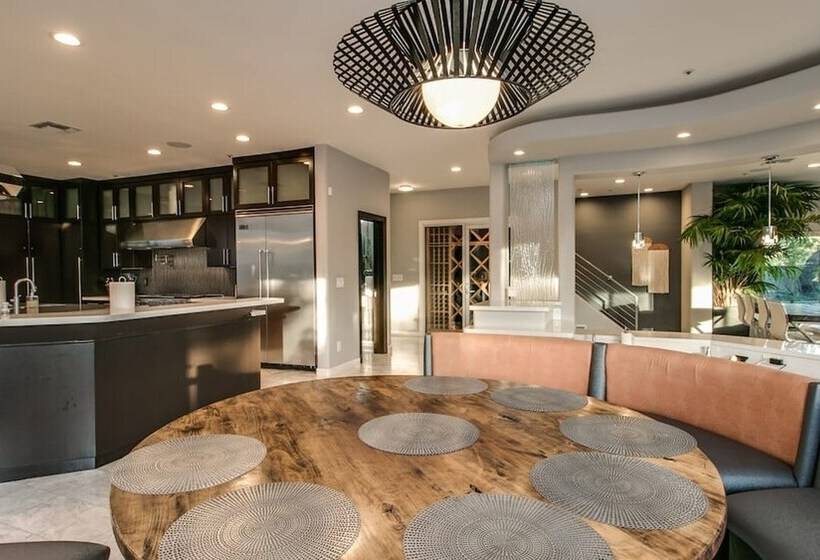 Stunning Private & Modern N. Scottsdale Estate!