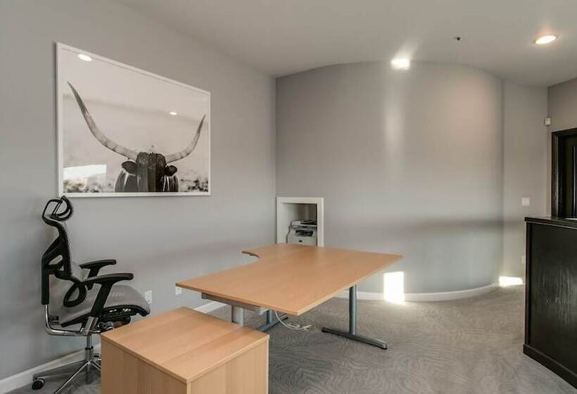 Stunning Private & Modern N. Scottsdale Estate!