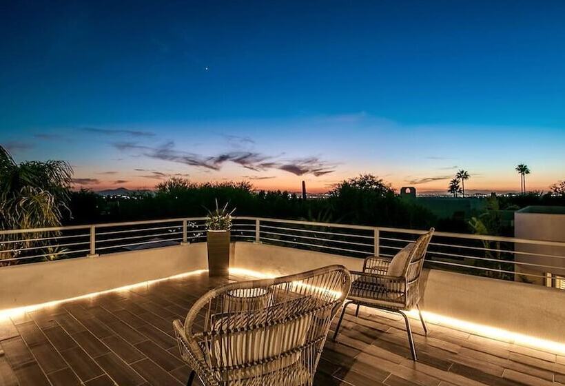Stunning Private & Modern N. Scottsdale Estate!