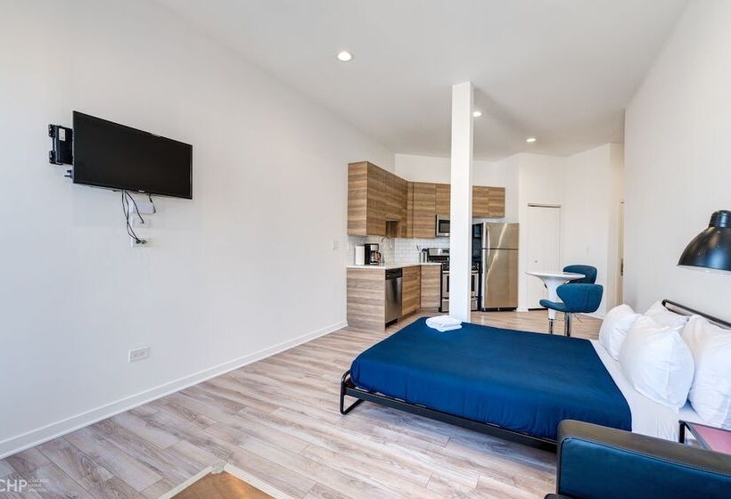 Blue Line Beauty In The Heart Of Chicago   747 Lofts Cabin 303 By Redawning