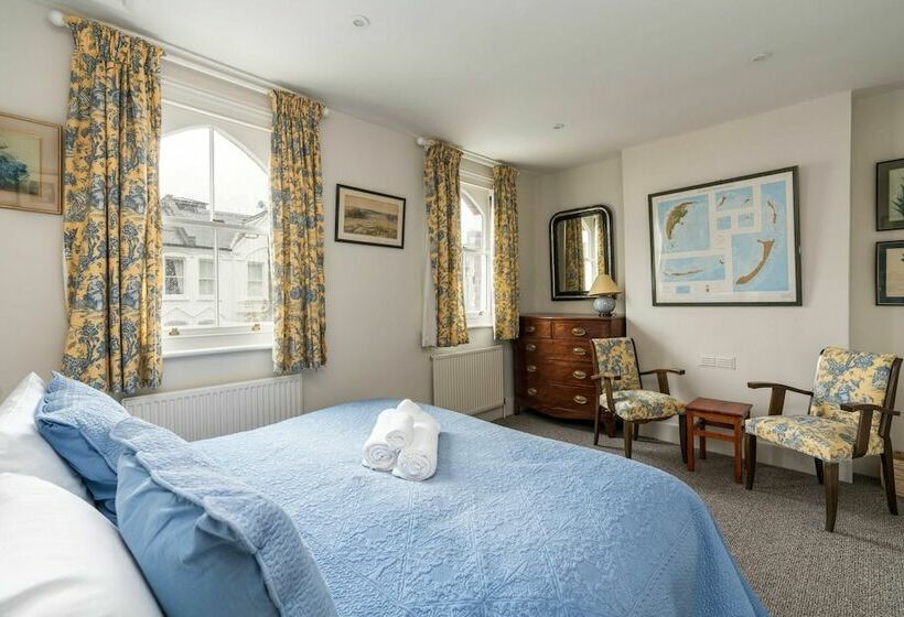 Charming 2bd Garden House Hammersmith