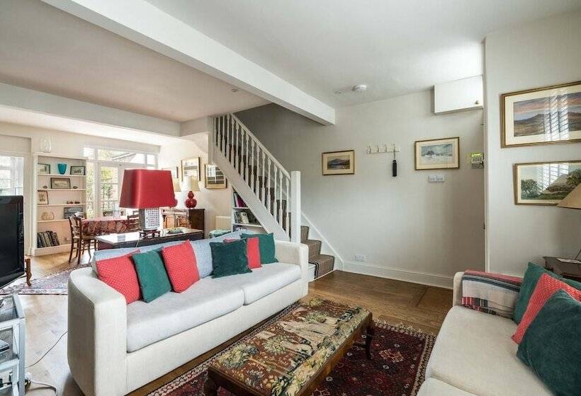 Charming 2bd Garden House Hammersmith