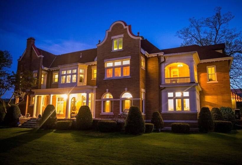 Hazeltine Boutique Hotel Bnb