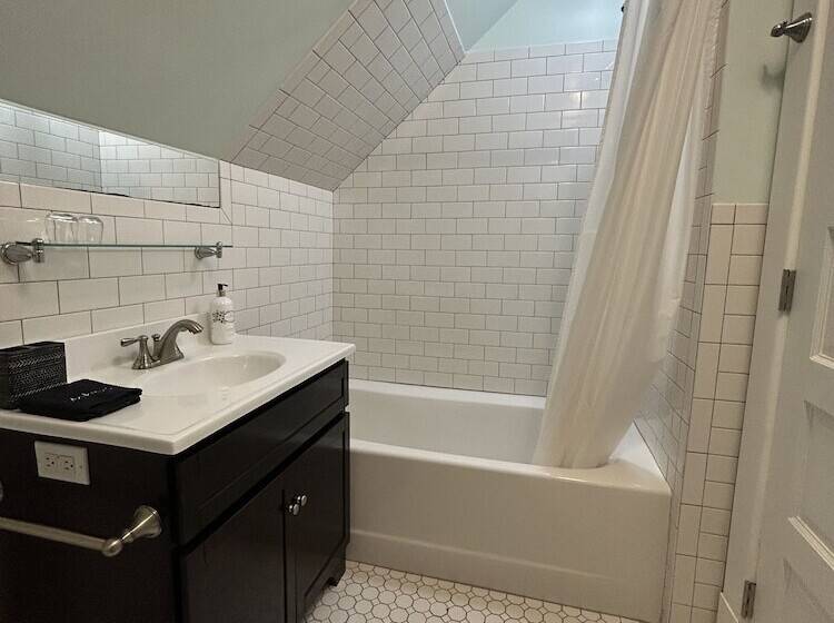 Hazeltine Boutique Hotel Bnb