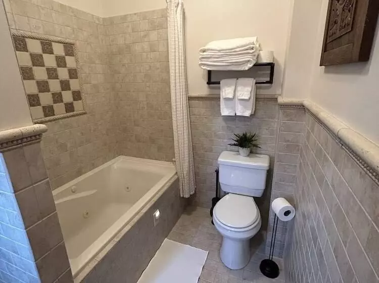 Hazeltine Boutique Hotel Bnb