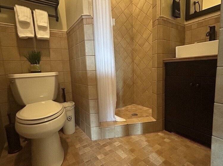 Hazeltine Boutique Hotel Bnb