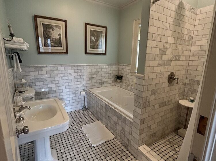 Hazeltine Boutique Hotel Bnb